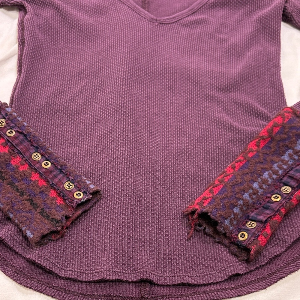 FREE PEOPLE Art School embroidered thermal waffle top v-neck S - Picture 13 of 13